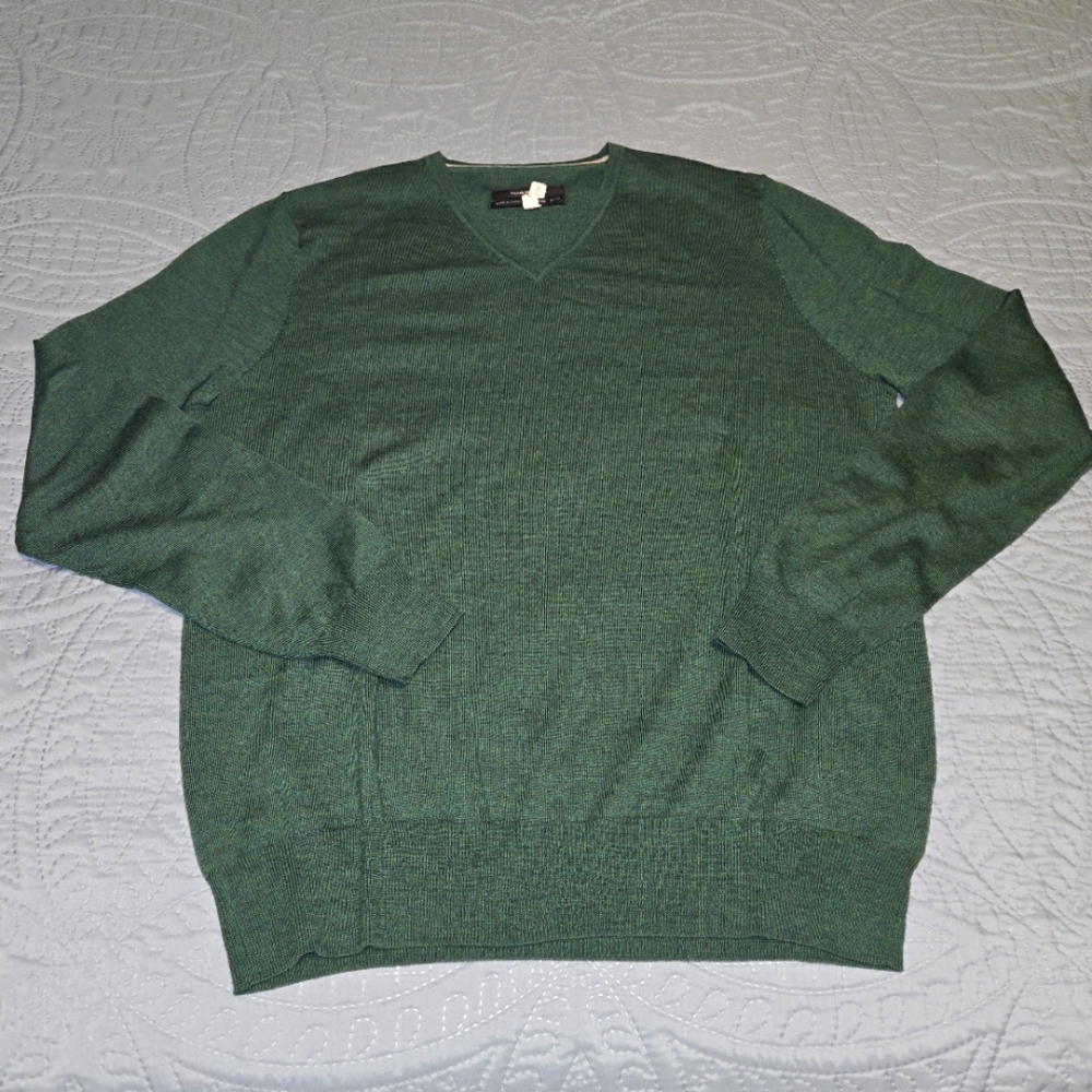 Club Monaco Men's M Green Merino Wool V-Neck Sweater